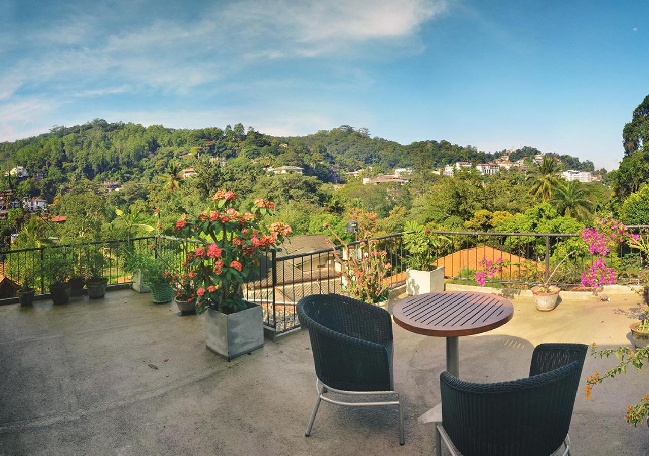 Villa 49 Kandy Bagian luar foto