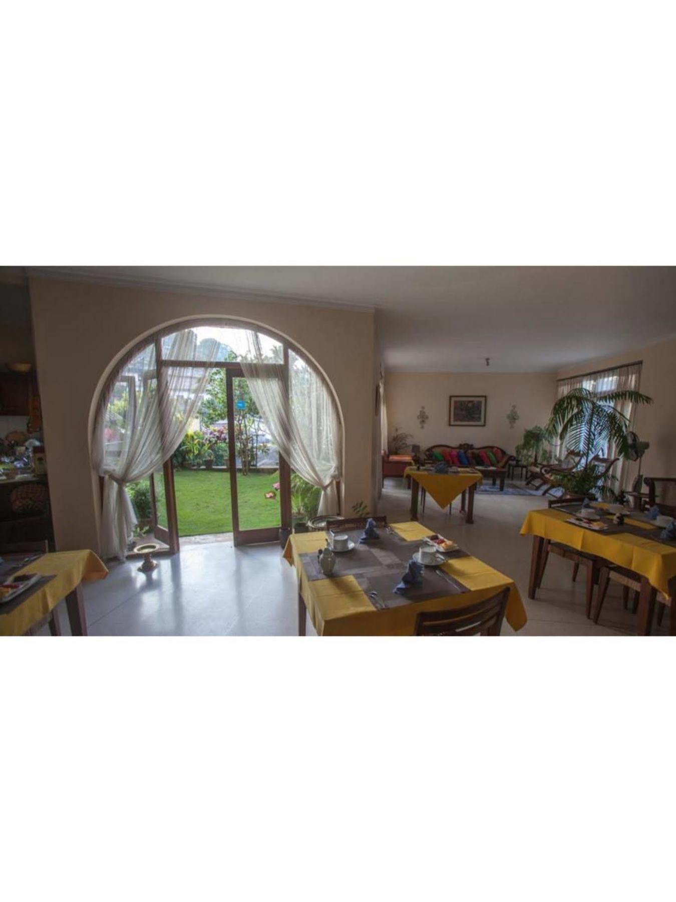 Villa 49 Kandy Bagian luar foto