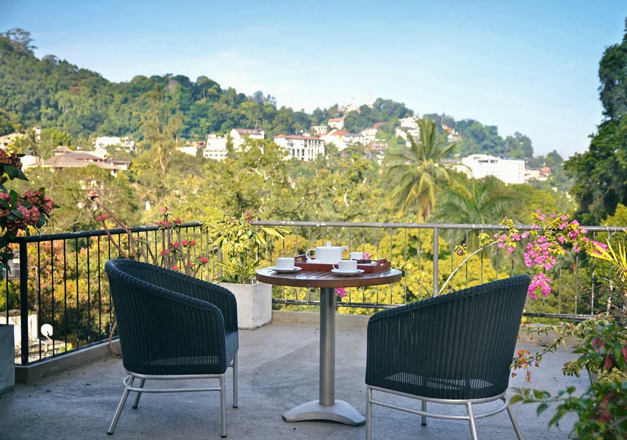 Villa 49 Kandy Bagian luar foto